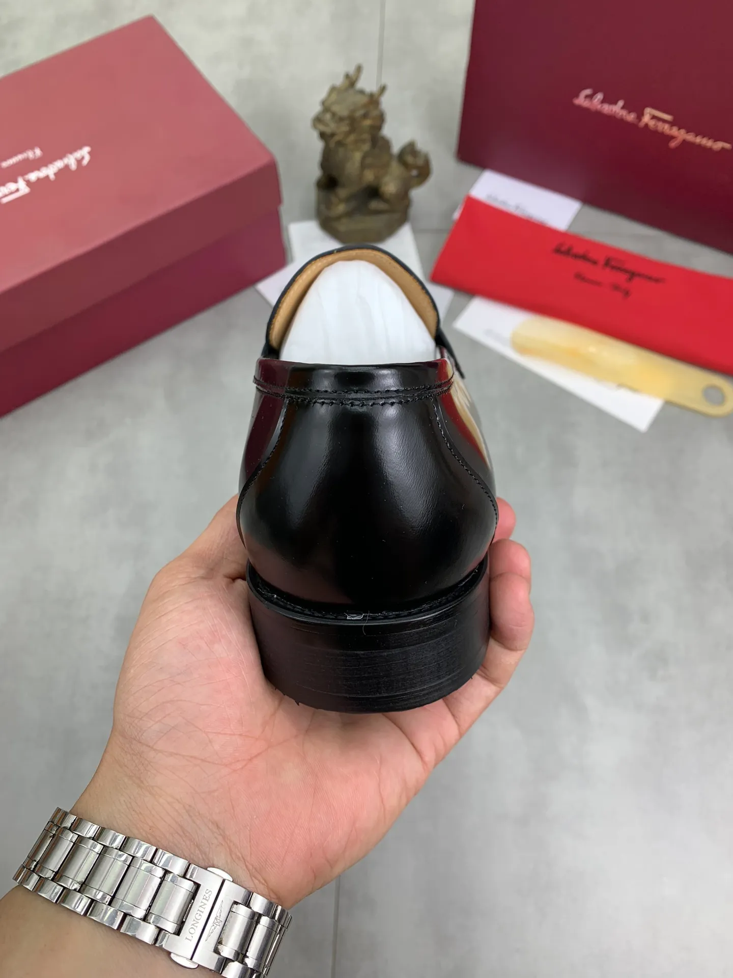 Men's Men's Shoes 💰P460💰[New Style] Water-dyed Niuli 🆘[Salvatore Ferragamo] Ferragamo's latest casual business leather shoes for men! Available at counters simultaneously! The fabric is made of specially imported original open-edge beaded calfskin, and the interior is made of imported water-dyed cowhide. It is absolutely luxurious and leads the fashion trend. Matching code: 38-45 (46 and 47 can be customized); black and brown colors are optional